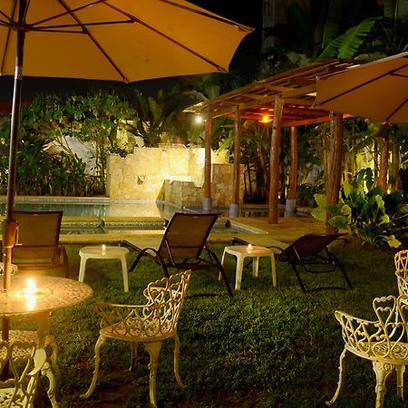 Hotel Palenque Bagian luar foto