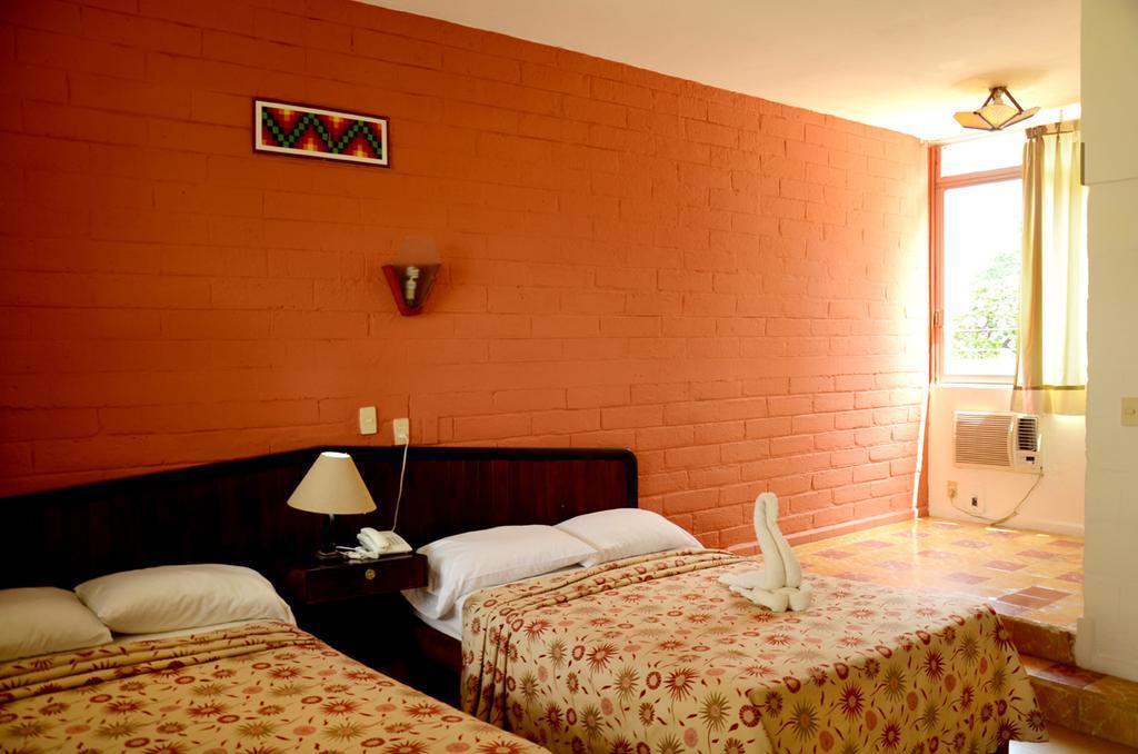 Hotel Palenque Bagian luar foto