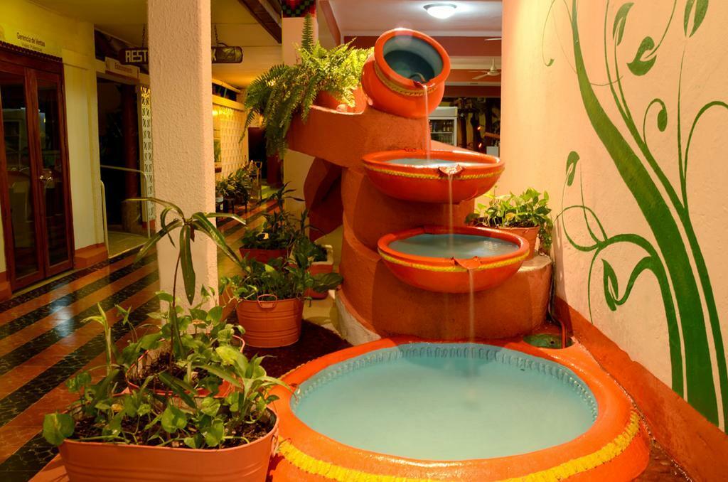 Hotel Palenque Bagian luar foto